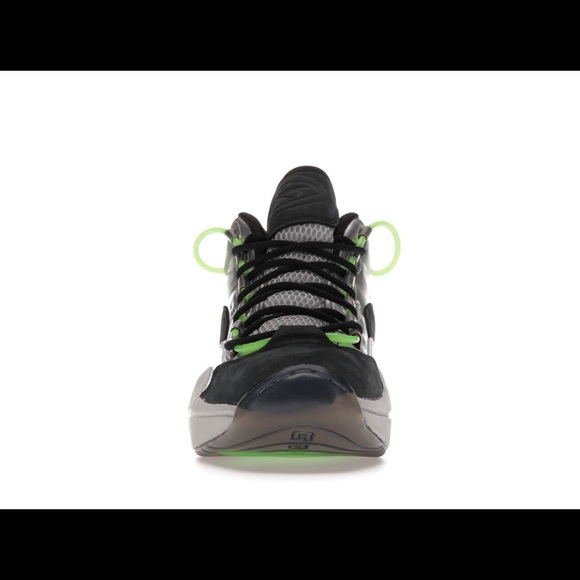 Size 9.5 -Reebok Question Mid x Illumination's Minions Gru's Lab 2020 Basketball - Picture 2 of 11